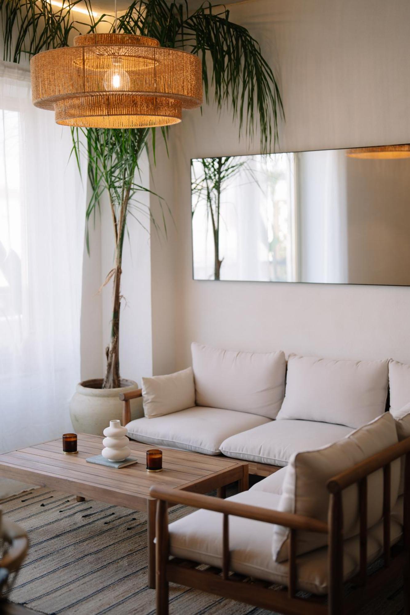 Taga Suites CTA Exteriér fotografie