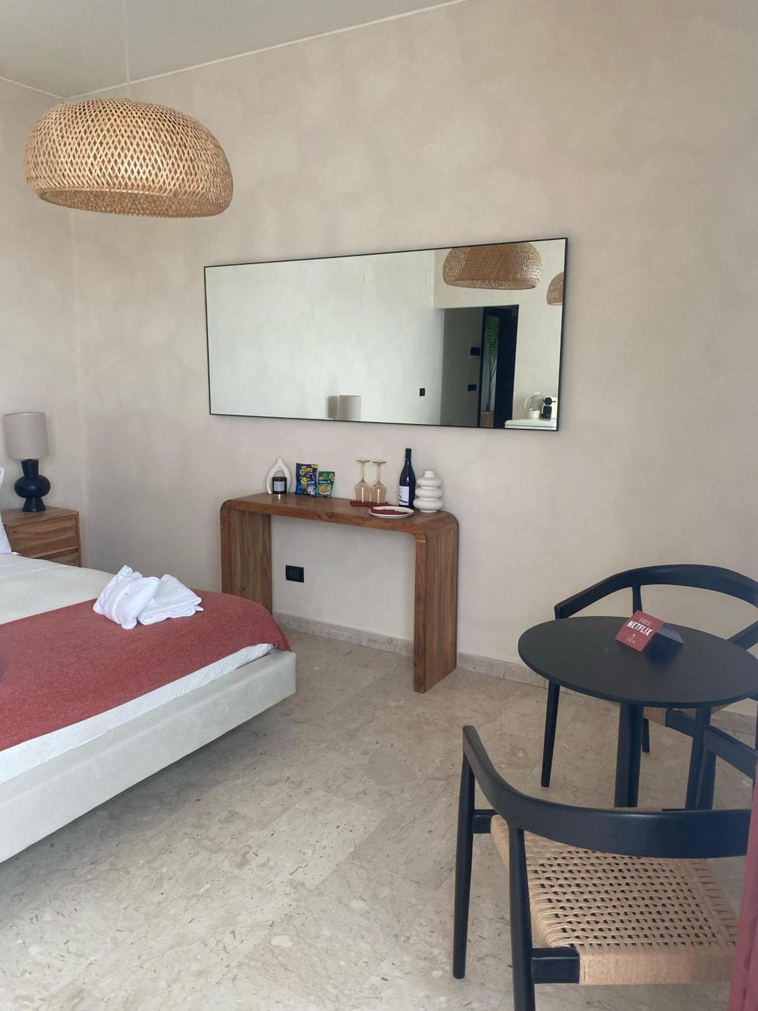 Taga Suites CTA Exteriér fotografie